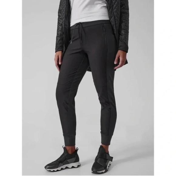 Athleta Headlands Hybrid Trek Jogger Size 4 - Picture 1 of 12